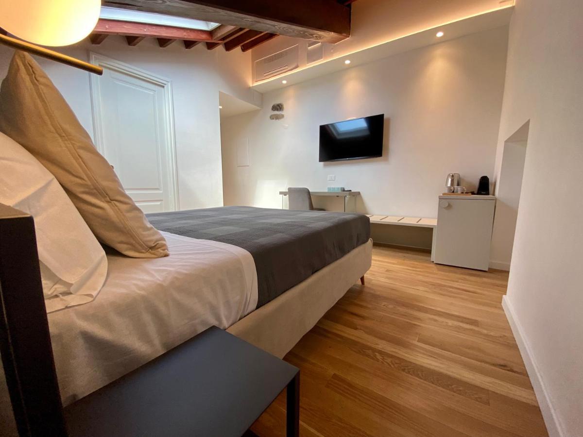 Residenza D'Epoca Dei Fondachi Hotel Сарцана Екстериор снимка