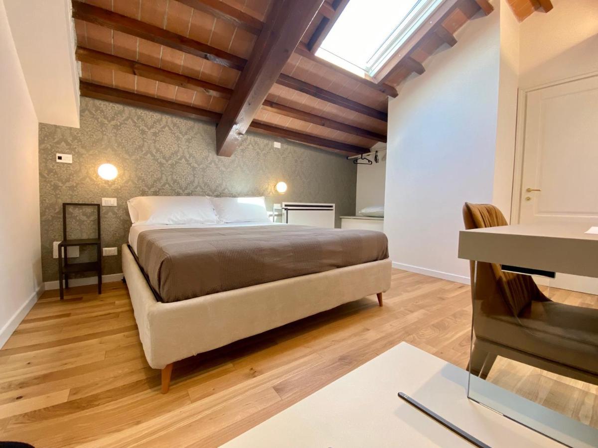 Residenza D'Epoca Dei Fondachi Hotel Сарцана Екстериор снимка