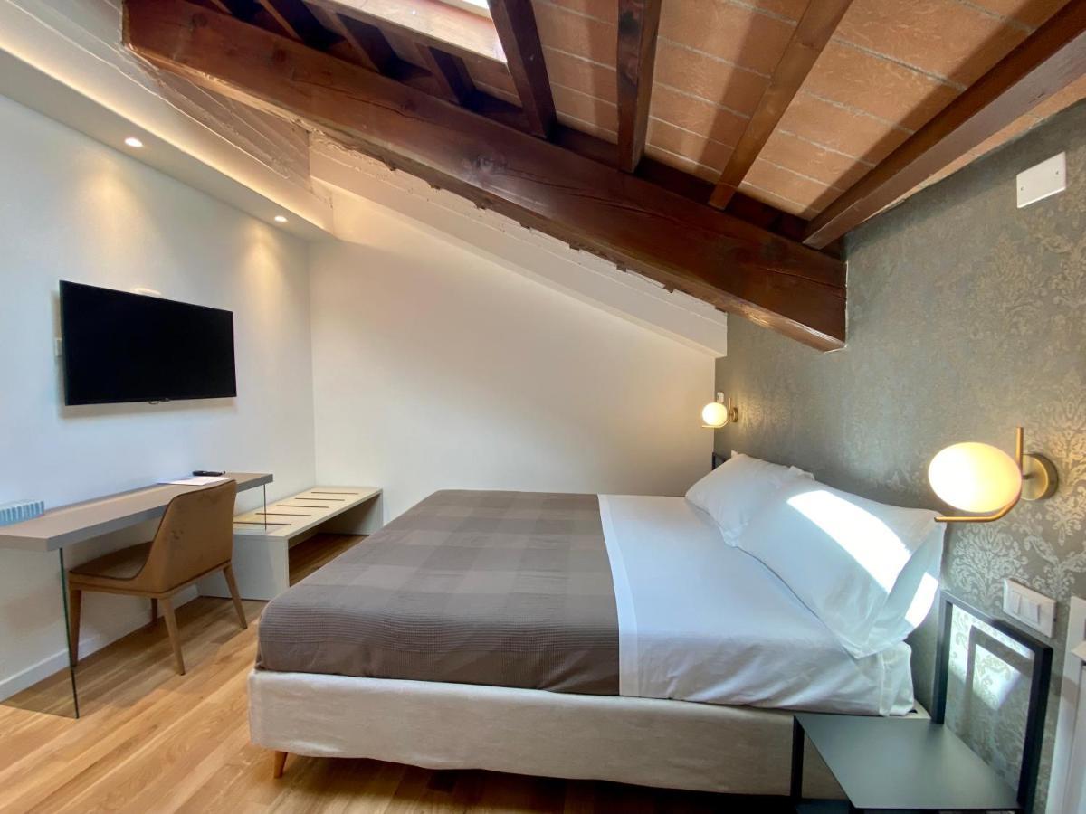 Residenza D'Epoca Dei Fondachi Hotel Сарцана Екстериор снимка